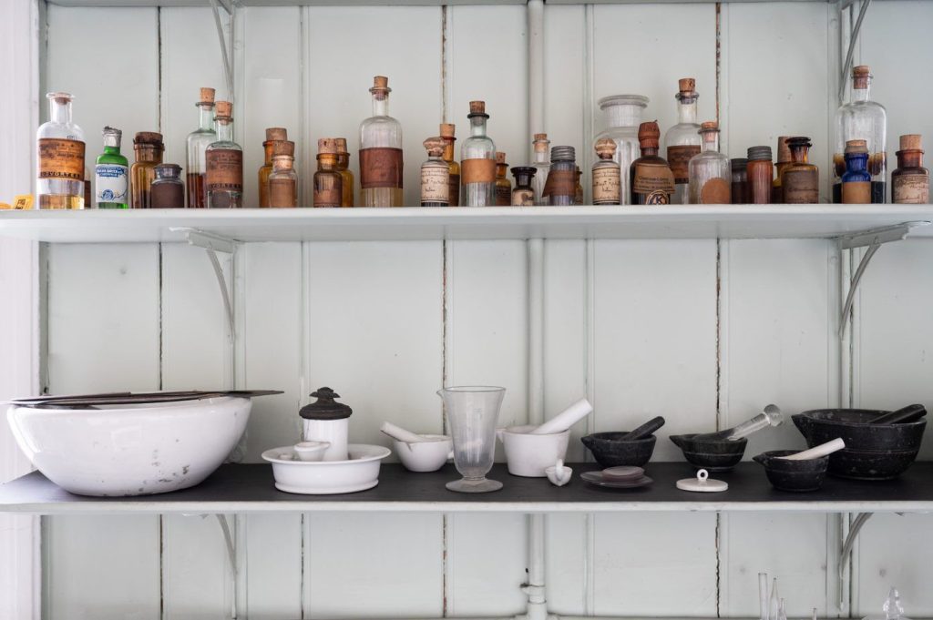 From the old laboratory, now part of Armauer Hansens Commemorative Rooms. Photo: Bergen City Museum. Objects belong to the Bergen Collections on the History of Medicine.