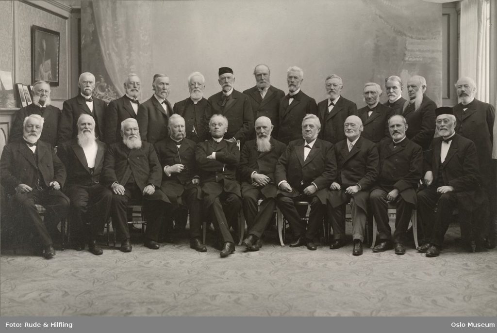 Older doctors from the same year in medical school. Photo: Rude og Hilfling. Oslo Museum.