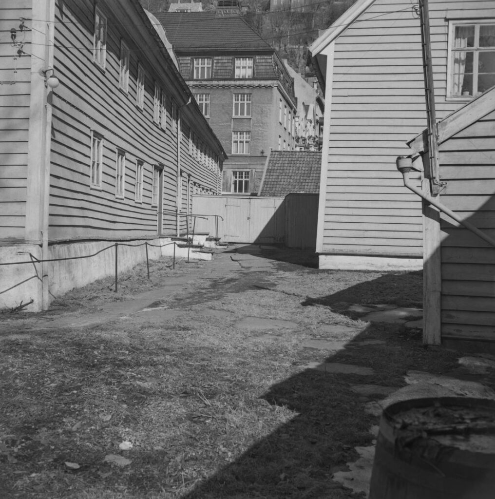 Back of the main building in the 1950's. Photo: Gustav Brosing. University of Bergen Library.