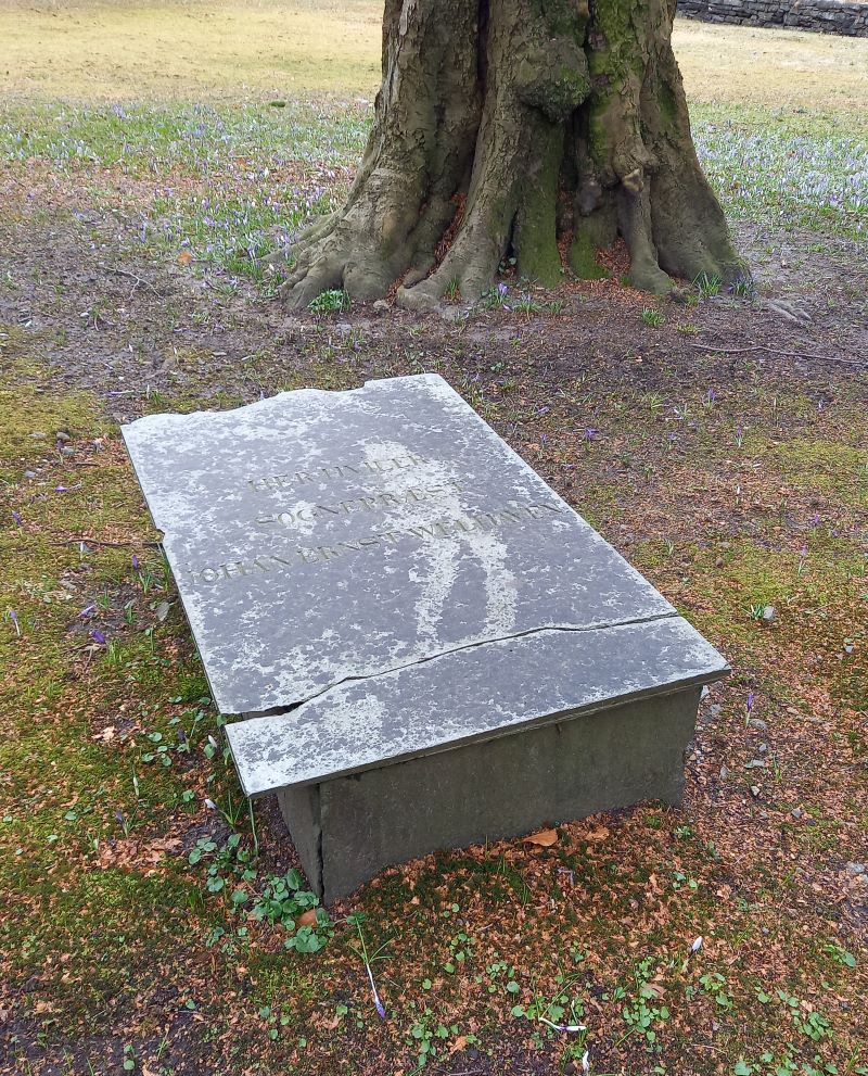 Hospital chaplain Johan Ernst Welhaven's gravestone. Photo: Bergen City Museum.